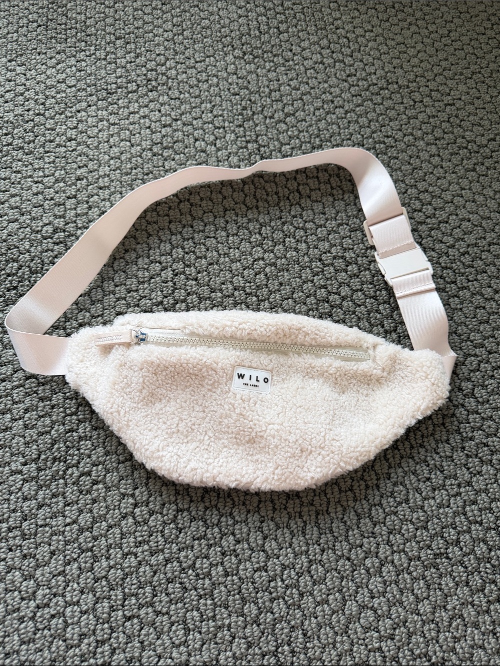 NWOT Wilo The Label Cream Sherpa Fanny Pack Bag
